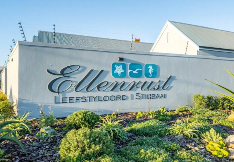 1 Bedroom Property for Sale in Stilbaai Wes Western Cape